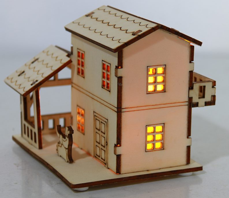 Flickering Christmas tree ornaments